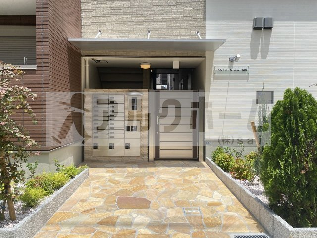 ベルドミール末広7番館のエントランス