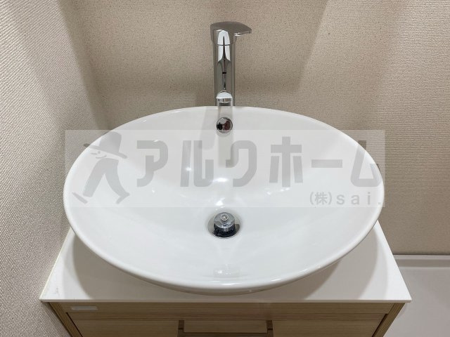 リバーサイド東久宝寺10番館の独立洗面台