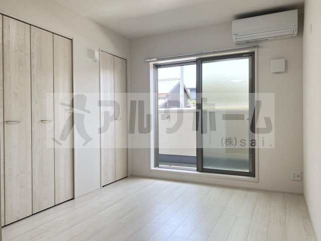 リバーサイド東久宝寺10番館の洋室