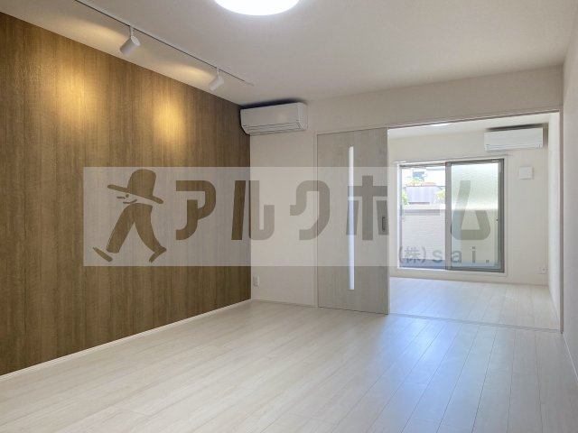 リバーサイド東久宝寺10番館の居間・リビング