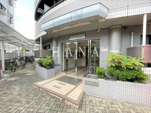 スカイアーク生田のエントランス