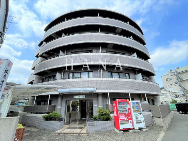 スカイアーク生田の外観