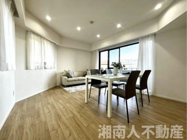 マイキャッスル葉山の居間・リビング