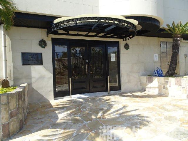 マイキャッスル葉山のエントランス|毎日通るエントランスはこのようになっています