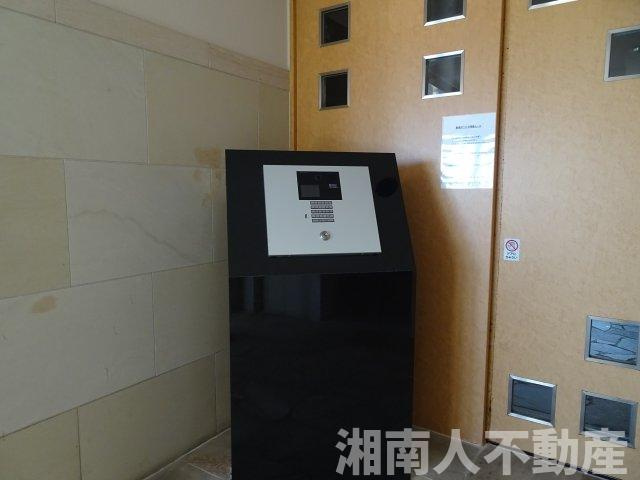 マイキャッスル葉山のエントランス|オートロック操作盤