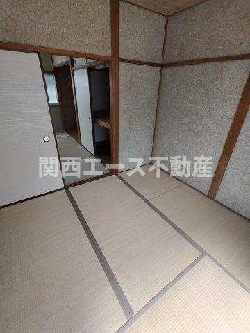  | 布市町４丁目貸家