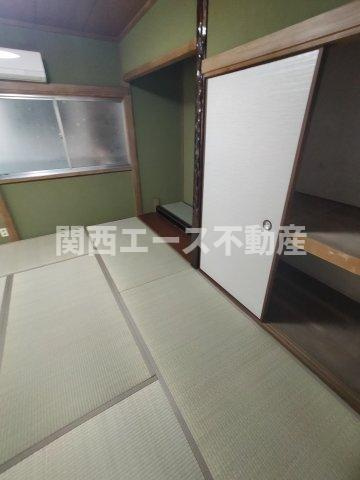  | 布市町４丁目貸家