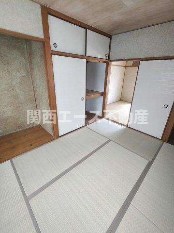 【寝室】 | 布市町４丁目貸家