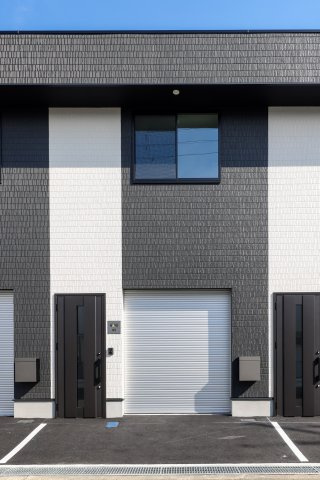 富田林市甲田１丁目の事務所のエントランス