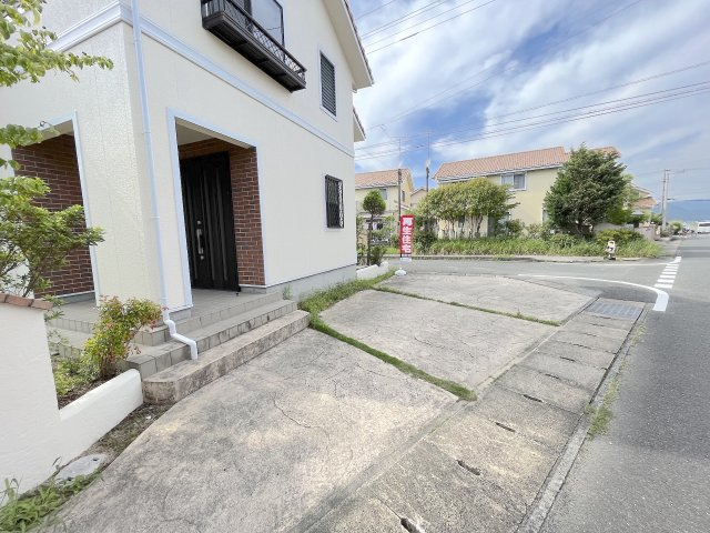 筑前町高田戸建の駐車場