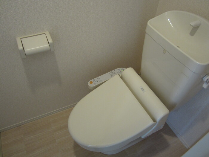 クイント パラッツォのトイレ|ゆったりとした空間のトイレです