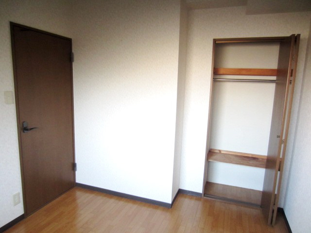 【寝室】