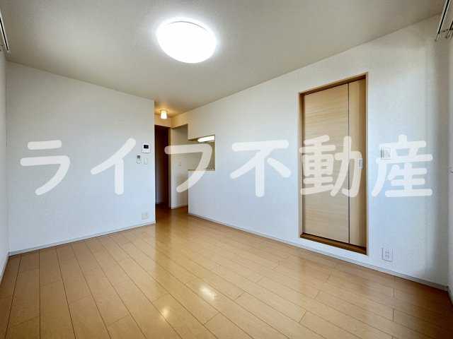 カーサルミエールの居間・リビング|こちらのリビングで趣味の時間をお楽しみください