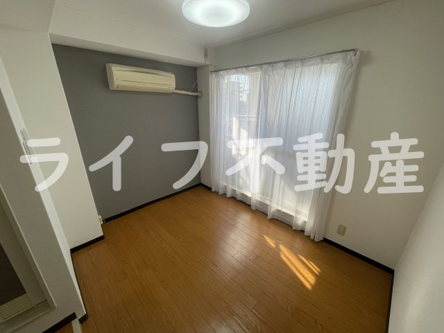 エアリーコート小阪の居間・リビング