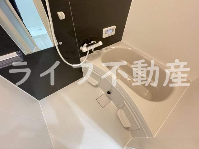 アート小若江の浴室|落ち着いた空間のお風呂です