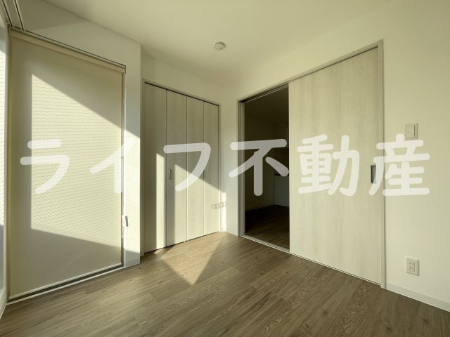 アート小若江の内装|明るい色調の室内です