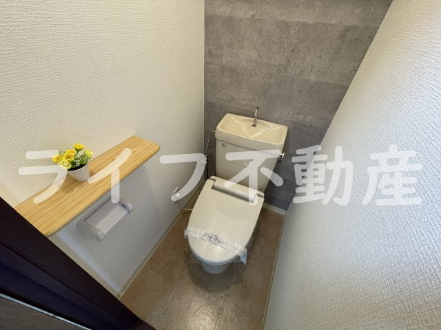 イーストヴィラキタのトイレ|落ち着いた色調のトイレです