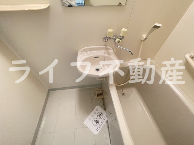 カサデルチルコの独立洗面台|独立洗面台、小物を置くことができて便利です