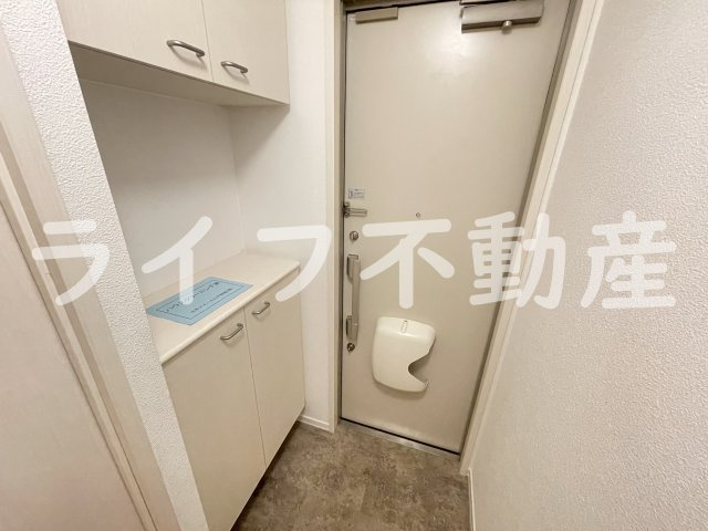 ハイム ユカリナグリーン長瀬の玄関|明るい玄関です