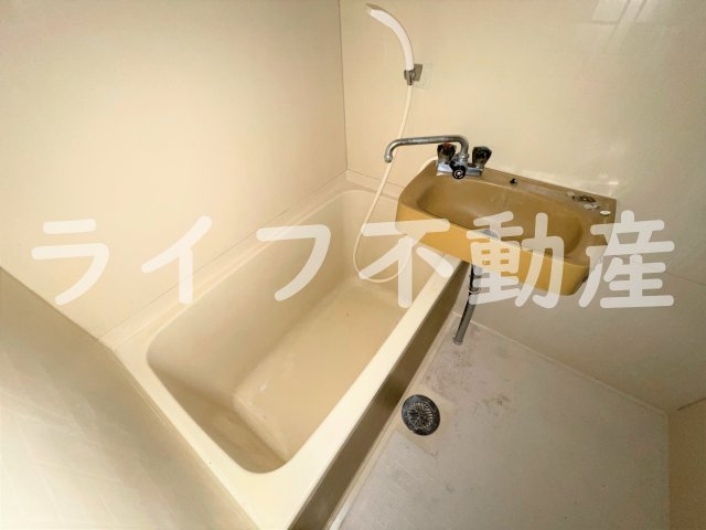 ハイツ菱屋の浴室|日々の疲れを癒すお風呂付です
