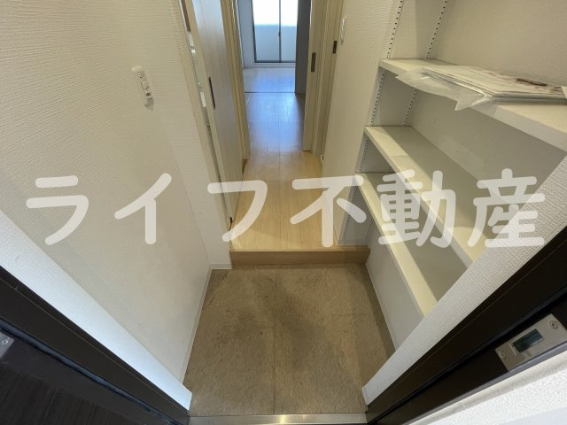 ファンライフ小阪の玄関|シンプルで使いやすい玄関です