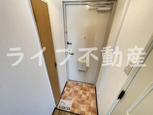 グローリーハイツ東成の玄関