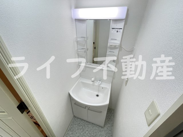 グローリーハイツ東成の独立洗面台