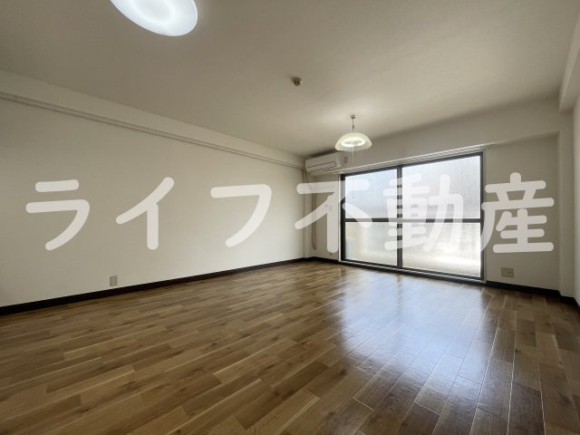 グローリーハイツ東成の居間・リビング