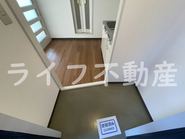 サントハウス小阪の玄関|明るい玄関です