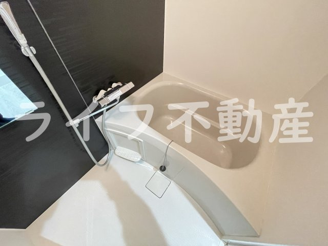 パラゴン布施駅前の浴室|コンパクトで使いやすいお風呂です