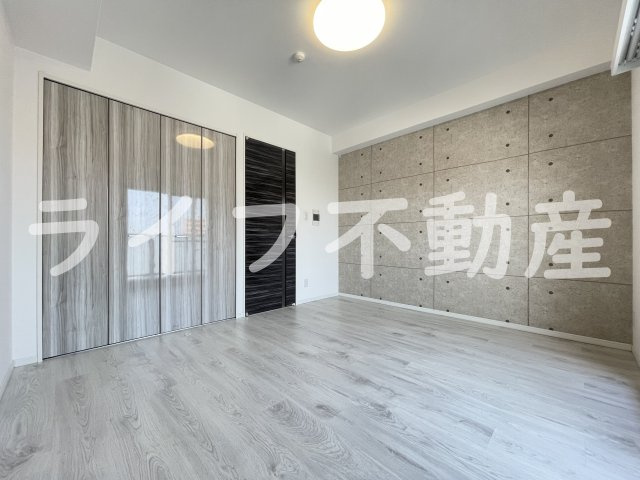 パラゴン布施駅前の洋室|落ち着いた色調の洋室です