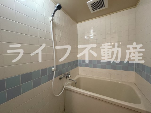 ラ・ボアコートIN花園の浴室|お風呂です