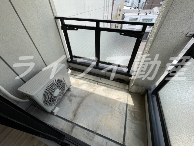 メゾン朝日小阪のバルコニー|広々としたバルコニーです