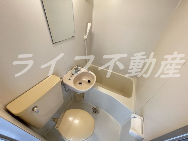 メゾン朝日小阪の浴室|きれいなお風呂です