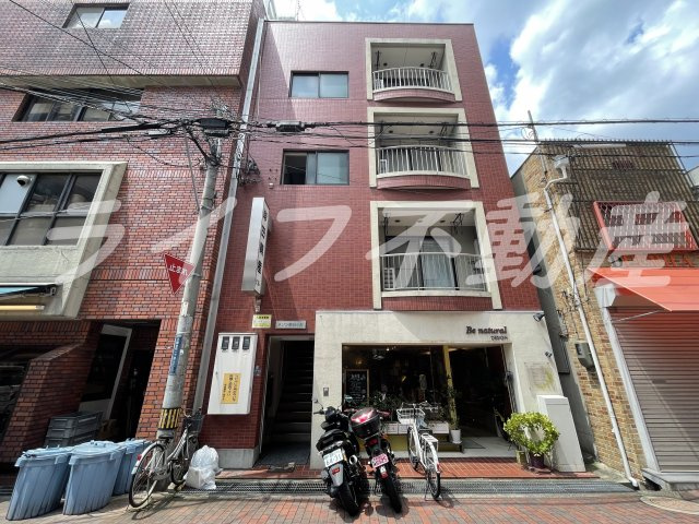メゾン朝日小阪の外観|外観もきれいです