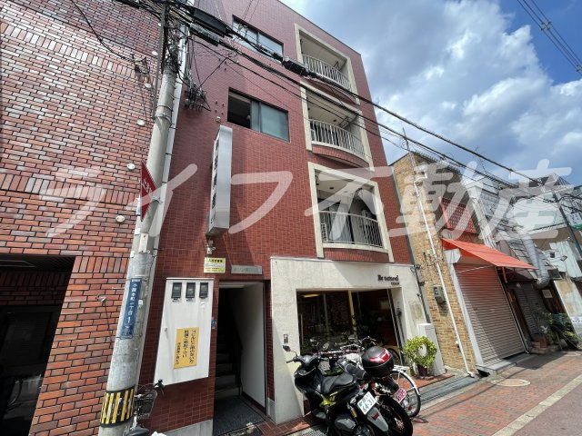 メゾン朝日小阪のエントランス|エントランスです