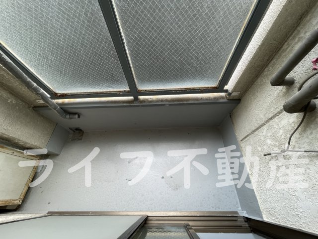八戸ノ里プラザのバルコニー|お洗濯にも便利なバルコニー付き