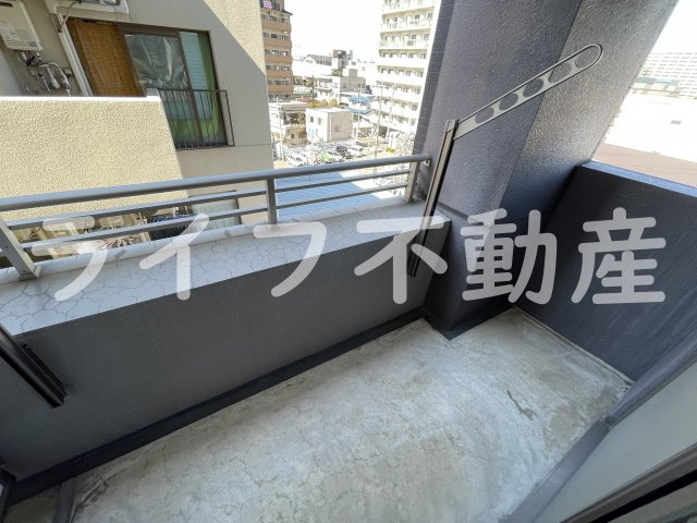 エアリーアベニューのバルコニー|お洗濯にも便利なバルコニー付き