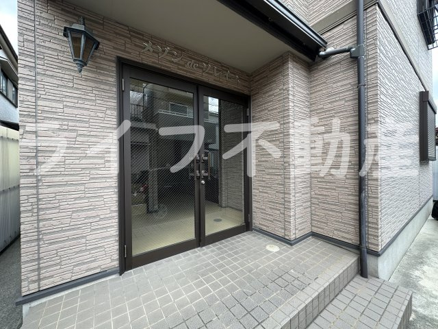 メゾンdeソレイユのエントランス|落ち着いたエントランスです