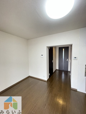 【居間・リビング】 | 明治第7ビル