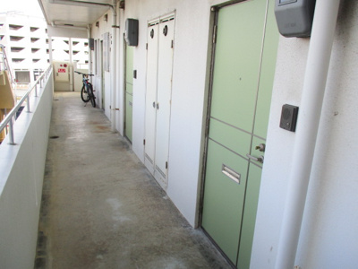 【玄関】 | トーマス前島Ⅱ | ※写真は同タイプの別のお部屋を使用しています。