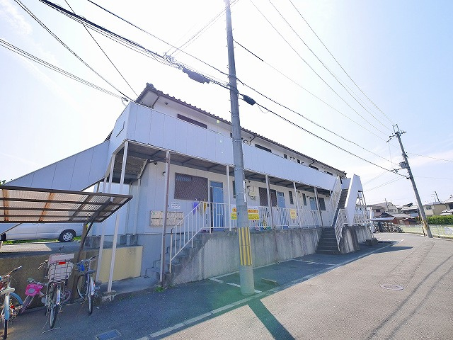 フロンティアの外観|外観は落ち着いています
