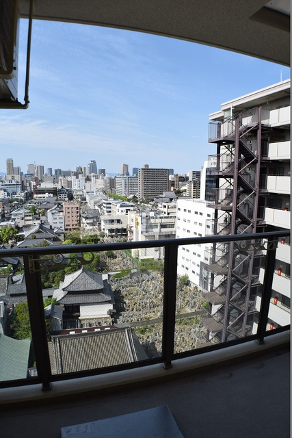 クローバー・ビュー上本町のバルコニー