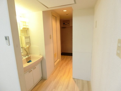 【その他】 | メゾン・ド・サクレ | シンクの横には冷蔵庫スペース。