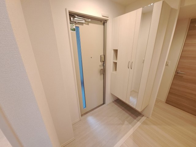 ヴィクトワール　庄 の玄関