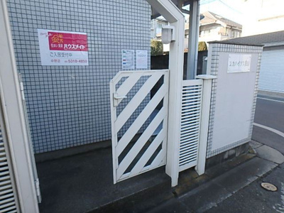 ★建物入り口★