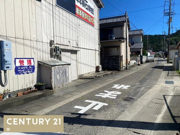 東牟婁郡串本町串本の売地の前面道路含む現地写真|交通量の少ない閑静な住宅街