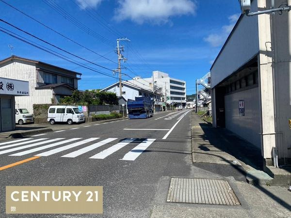 東牟婁郡串本町串本の売地の前面道路含む現地写真|ドラッグセイムス串本桟橋店まで約徒歩3分（約190ｍ）