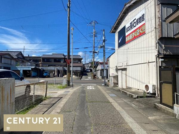 東牟婁郡串本町串本の売地の前面道路含む現地写真|紀勢本線「串本駅」まで自転車約3分！