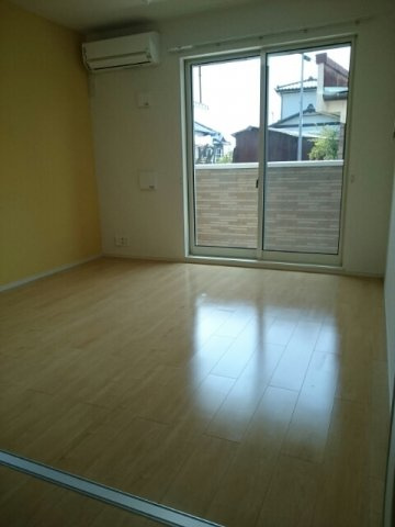 プラシード．ブレッザの内装|明るい色調の室内です